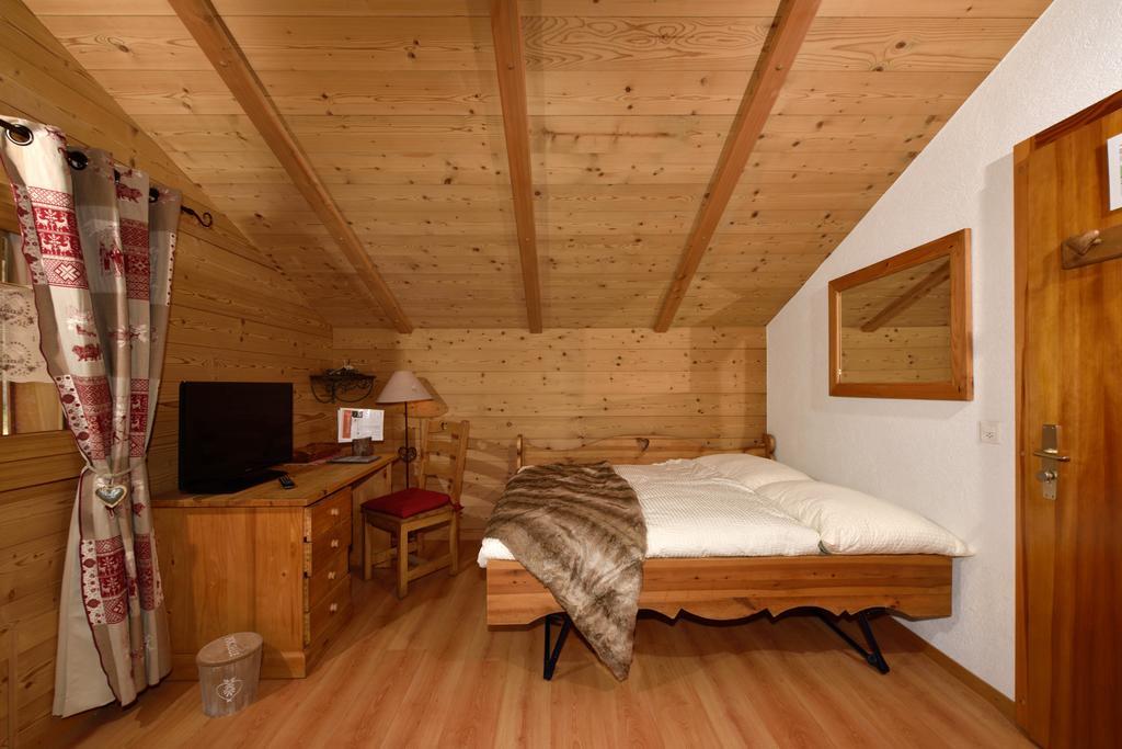 Hotel Les Mélèzes Les Haudères Chambre photo