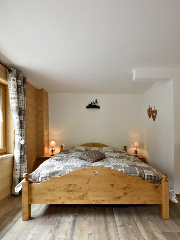 Hotel Les Mélèzes Les Haudères Chambre photo