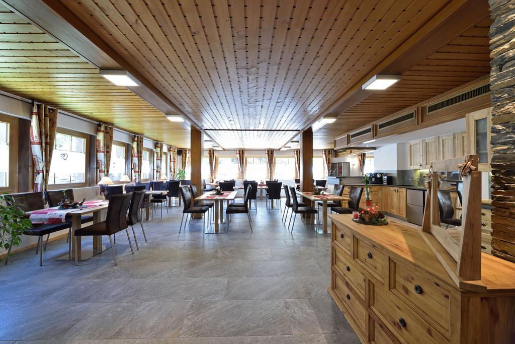 Hotel Les Mélèzes Les Haudères Extérieur photo